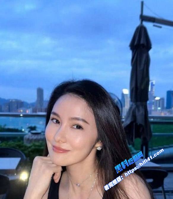 港大才女AudreyNing黄播旧视频流出曝光火辣身材大胆互动私下真面目惊呆众人 图2 港大才女AudreyNing黄播旧视频流出曝光火辣身材大胆互动私下真面目惊呆众人 图2