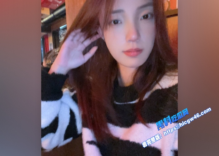 邯郸06年少女张子涵威海外事小浪货喜欢背着男友聊骚偷人后入骚臀被干的啪啪响 图3WH700x500px 邯郸06年少女张子涵威海外事小浪货喜欢背着男友聊骚偷人后入骚臀被干的啪啪响 图3WH700x500px