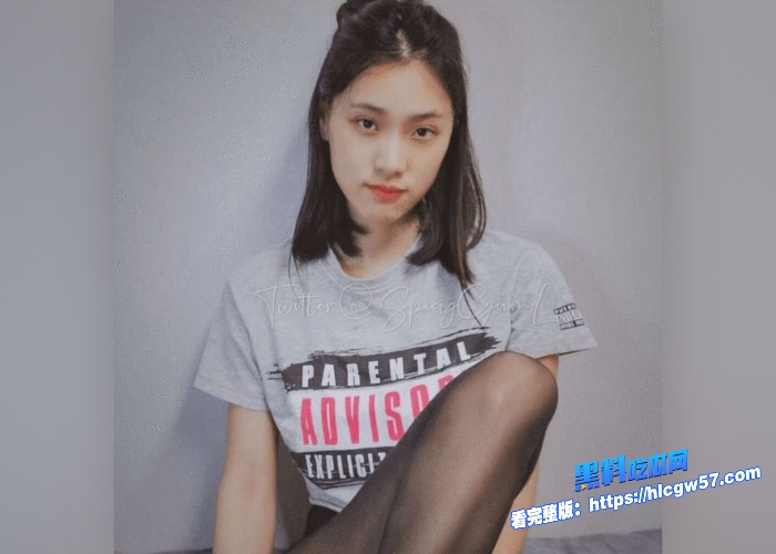 亚洲网黄女星留学生刘玥juneLiu留学生母狗全裸胴体光滑躺在床上被黑鬼大肉棒子猛凿最后跪口爆出一整管浓郁精液表情满足至极 图2
