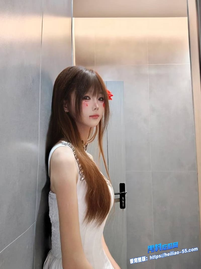 极品红底高跟长腿骚母狗被巨屌狂操到求饶自慰棒玩不够还跪求爸爸用力爆插真是母狗本狗4 极品红底高跟长腿骚母狗被巨屌狂操到求饶自慰棒玩不够还跪求爸爸用力爆插真是母狗本狗4