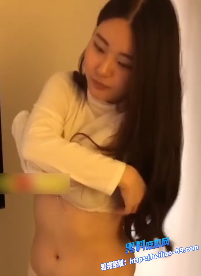 清纯女大学生何荟荟被金主玩弄曝光肥臀馒头逼反差炸裂3 清纯女大学生何荟荟被金主玩弄曝光肥臀馒头逼反差炸裂3