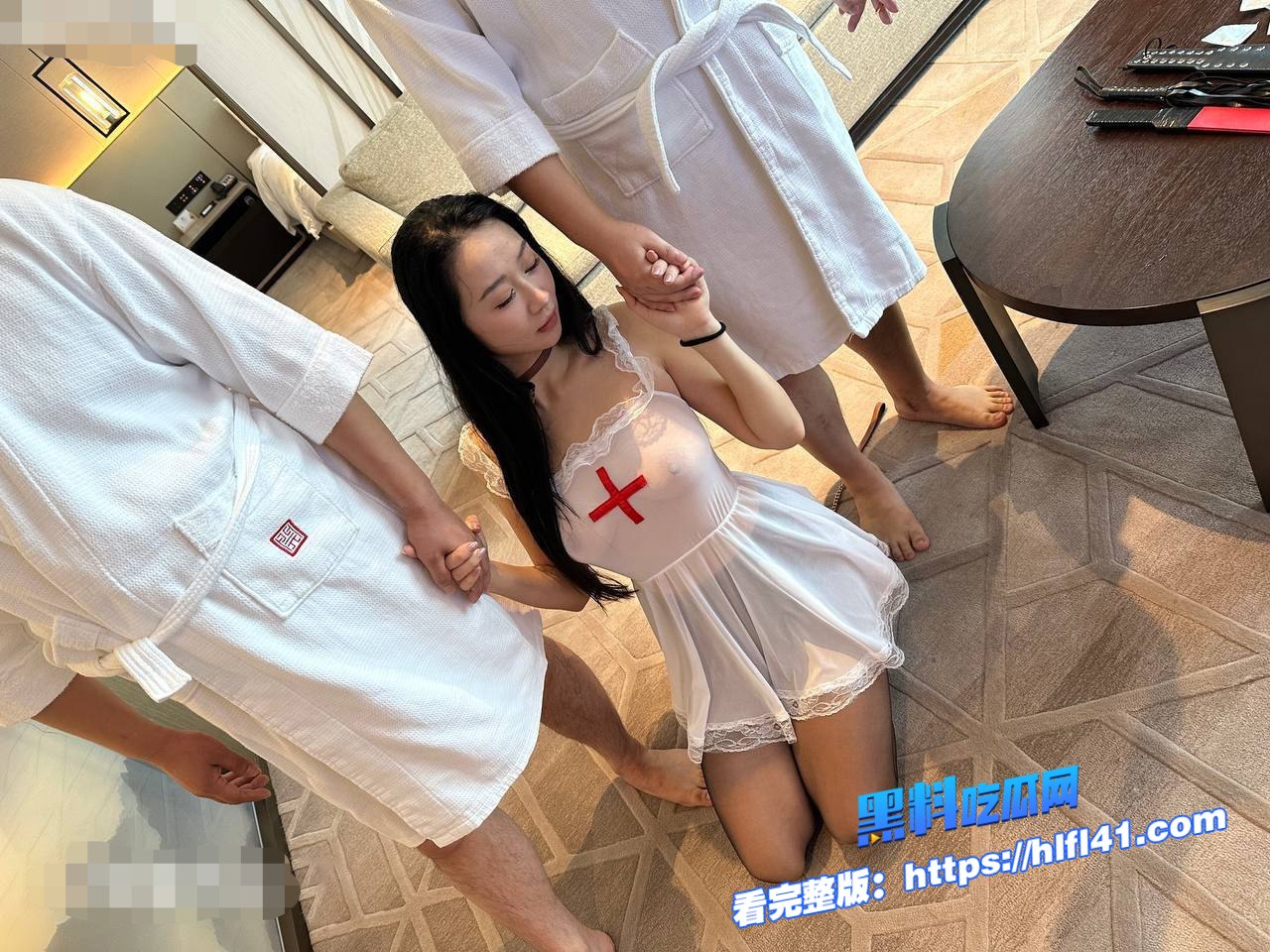 空姐人妻黑料穿情趣护士装和老公的兄弟玩3p轮番上阵无套爆操叫着用力点干死母狗视频泄密 4