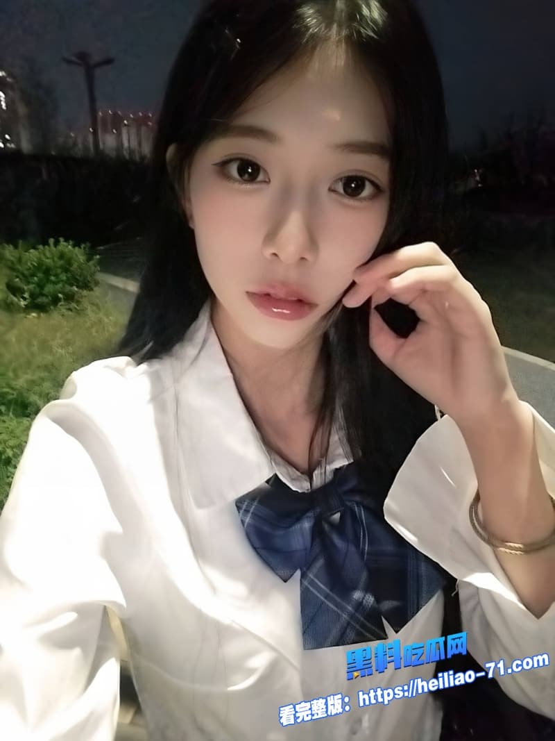推特网黄Starluck被爆出轨抖音扒出有男友和碳水王子合拍视频直接全网炸锅24