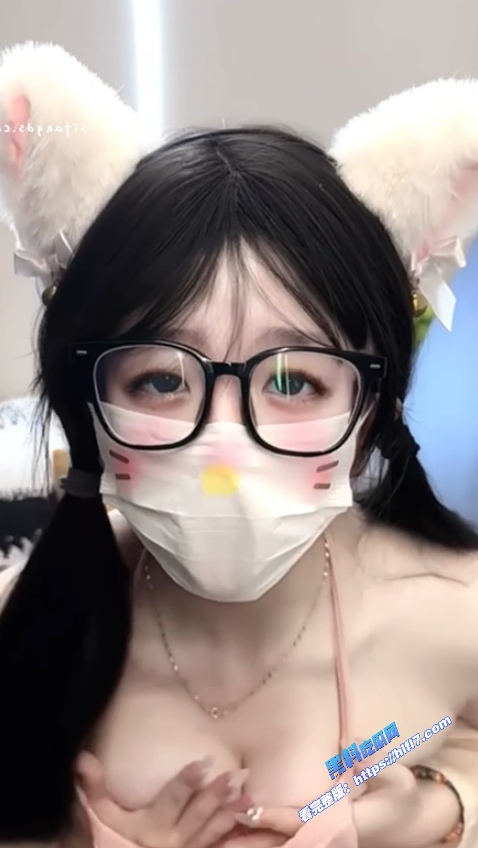 抖音30万粉小萝莉 笨蛋小鱼曼萝 大尺度福利视频 童颜巨乳 假阳具镜前发骚自慰！7