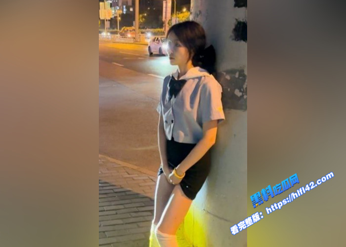 推特清纯少女 彤彤乖 逼脸同框极品颜值 户外刺激人前露出 跳蛋自慰高潮4