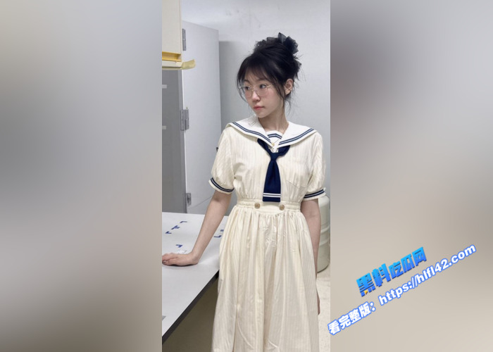 推特清纯少女 彤彤乖 逼脸同框极品颜值 户外刺激人前露出 跳蛋自慰高潮10