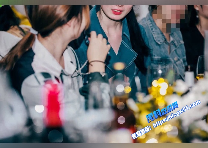 顶级大佬奴印文化各种捆绑调教凌辱层出不穷彻底释放M本性老板最后被抓住判了3年 图57WH700x500px