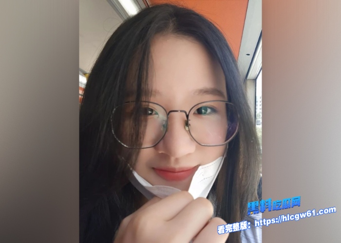 香港约炮大神约到超级可爱的高中生萝莉露脸口交做爱视频泄露还自己用圆珠笔自慰粉嫩白虎骚穴 图1