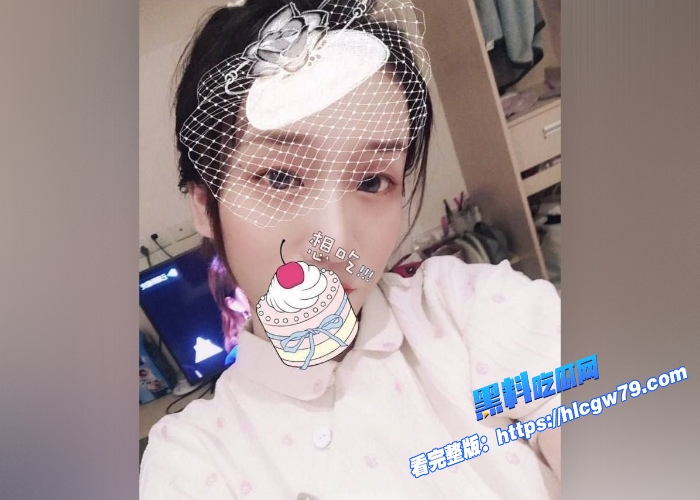 上海松江寂寞美丽人妻李玲玉被曝光勾搭约炮小白脸如母狗般跪地各种给弟弟舔直接把骚逼扣到潮喷 图1 上海松江寂寞美丽人妻李玲玉被曝光勾搭约炮小白脸如母狗般跪地各种给弟弟舔直接把骚逼扣到潮喷 图1
