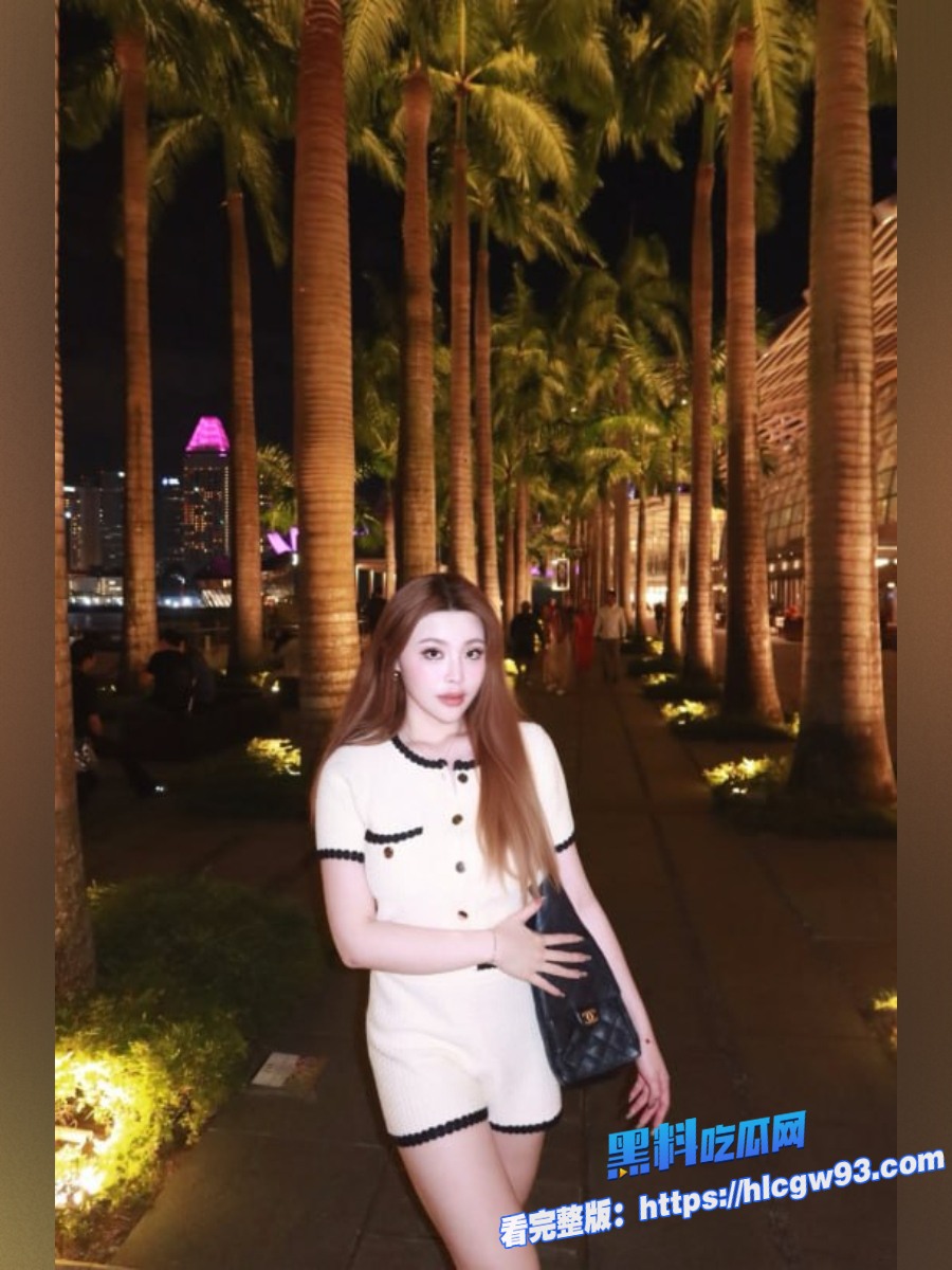 高颜值网黄Kitty新作更新露脸跪地深喉69舔蛋玩到翻白眼 4 高颜值网黄Kitty新作更新露脸跪地深喉69舔蛋玩到翻白眼 4