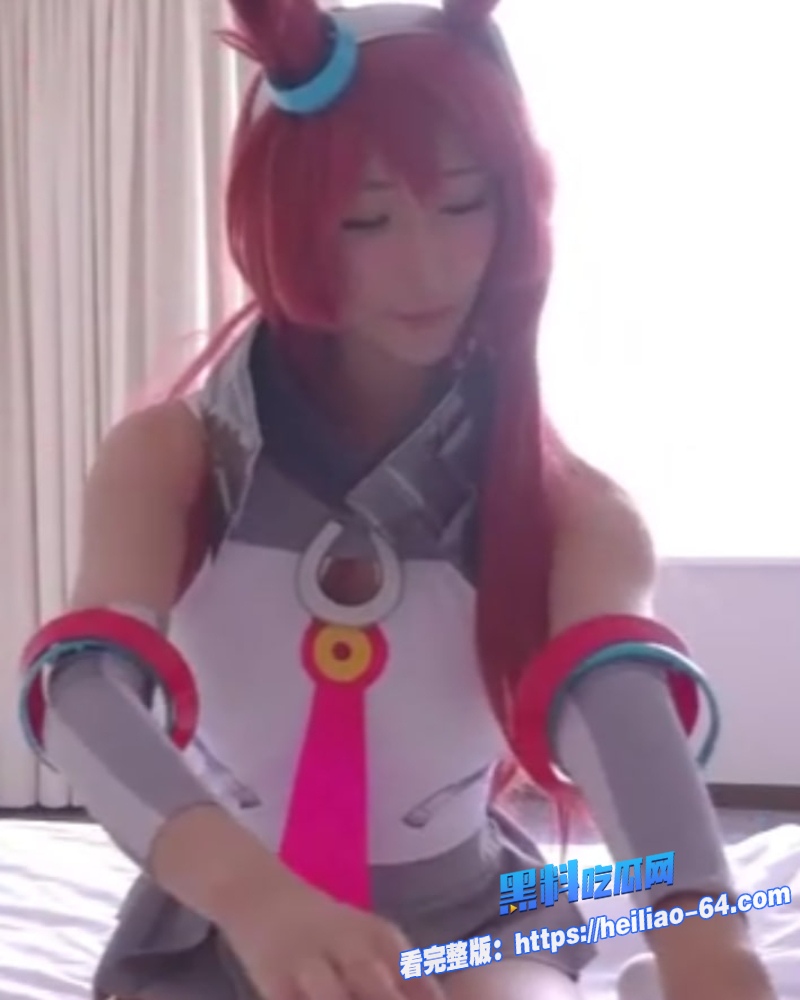 青春美少女coser赛马娘美浦波旁被摄影师潜规则光衣服直接开玩2