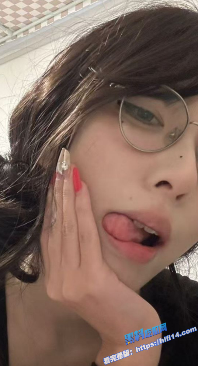 推特反差女神 小水不哭 自拍自慰不雅视频曝光 自慰的样真骚啊1
