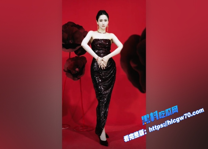 上海戏剧学院蓝心妍下海全裸性爱视频完整版高颜值的同时竟然还有两颗顶级挺拔的巨乳还得是明星的身材好看 图5