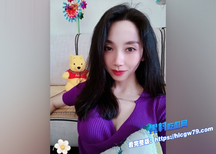 重庆沙坪坝区少校女干部徐艳霞惊爆和副省长性交易不雅视频被领导无套狂干完美露脸实锤本人给颜射一脸还要开心的舔干净4 重庆沙坪坝区少校女干部徐艳霞惊爆和副省长性交易不雅视频被领导无套狂干完美露脸实锤本人给颜射一脸还要开心的舔干净4