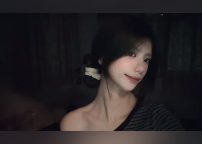 05后妹妹初次下海奶子都还没发育成熟就出来接客被金主各种抽插骚穴 6 05后妹妹初次下海奶子都还没发育成熟就出来接客被金主各种抽插骚穴 6