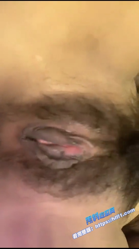 网上认识的极品白嫩巨乳精神小妹 是个公共便器 揉奶抠逼自慰 巨反差！6