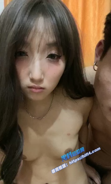 纹身精神小妹与男友直播性爱视频 这么好看的妹子竟然被pua成这样可惜 图4 纹身精神小妹与男友直播性爱视频 这么好看的妹子竟然被pua成这样可惜 图4