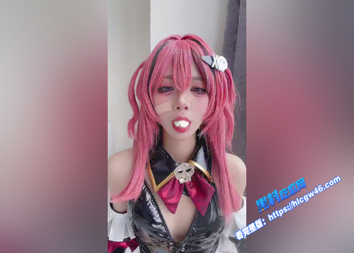 fansly知名网黄博主 PoppaChan cos海贼王女帝 自摸嫩乳蜜穴 表情极其淫荡3