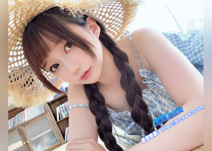极品萝莉网红 Nagisa魔物喵 私拍写真福利流出 掀开裙子展示内内疯狂诱惑10