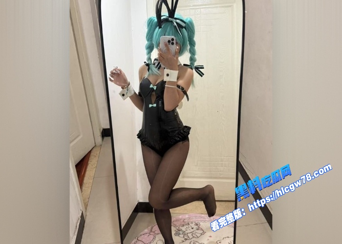 抖音萝莉嫩妹海止小依下海福利姬视频流出兔女郎黑色网袜扭臀聊骚浴室牛奶浴娇嫩美乳极致诱人 图5 抖音萝莉嫩妹海止小依下海福利姬视频流出兔女郎黑色网袜扭臀聊骚浴室牛奶浴娇嫩美乳极致诱人 图5