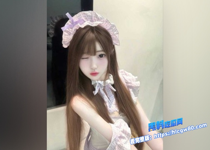 上海甜美名媛刘亚丽大尺度视频流出为伺候金主情趣女仆装口爆大屌配上开档丝袜诱惑感直接拉满呻吟阵阵不绝于耳 图4