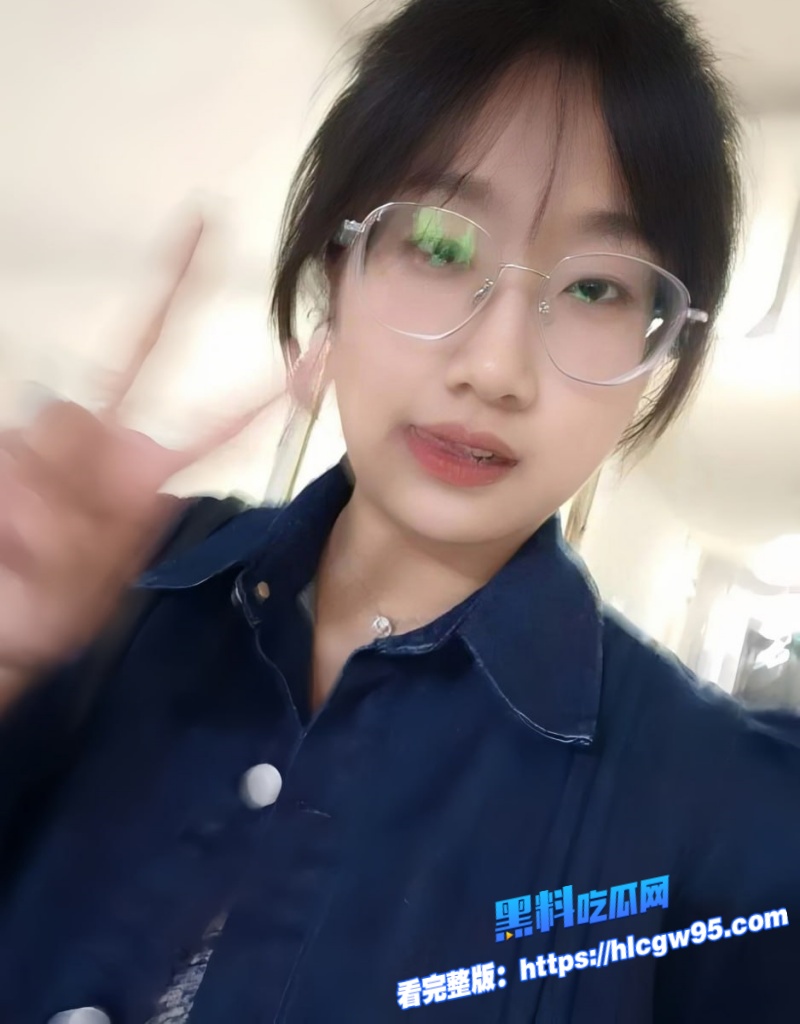 山东科技大学超级眼镜婊朱玲慧分手后被渣男报复4