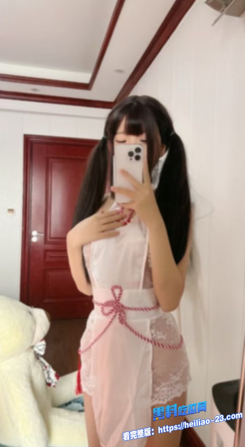 推特福利姬幼幼酱白丝JK学生服cos新作火爆上线2