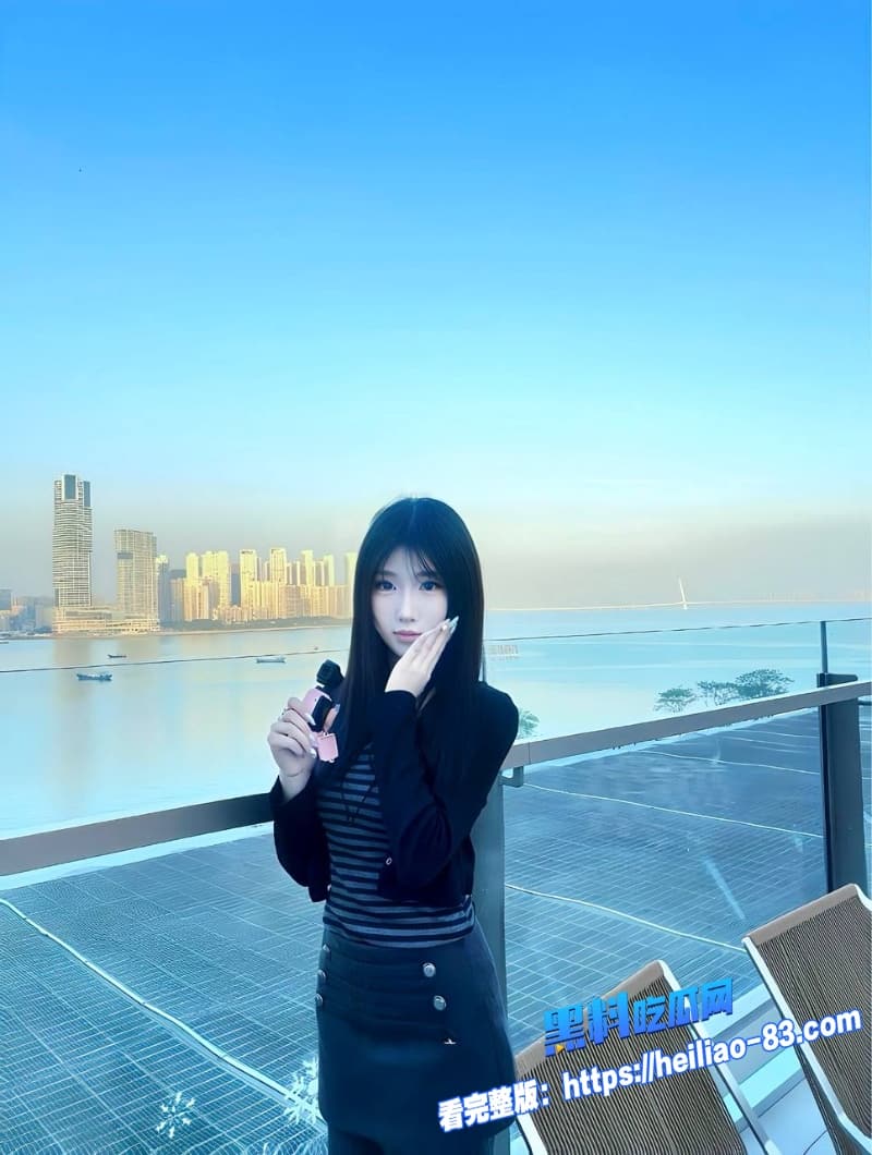 江南第一深情高清原创碎花裙清纯妹肥美的骚穴翘肥臀被后入猛干2 江南第一深情高清原创碎花裙清纯妹肥美的骚穴翘肥臀被后入猛干2