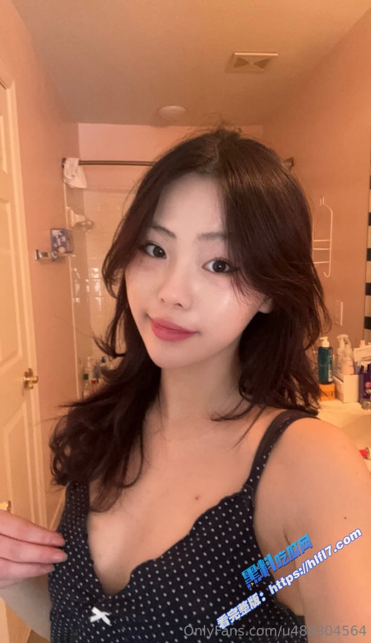 onlyfans网红 u488304564 vip会员视频流出 假屌放在地上疯狂骑乘抽查 浪叫不断！1