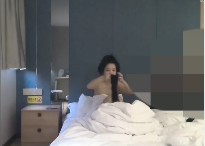 胖爷的奇妙之旅第五弹约炮大神300斤胖爷专攻05后白瘦美让各种嫩妹床上穿JK制服白袜丝袜暴力打桩1 胖爷的奇妙之旅第五弹约炮大神300斤胖爷专攻05后白瘦美让各种嫩妹床上穿JK制服白袜丝袜暴力打桩1