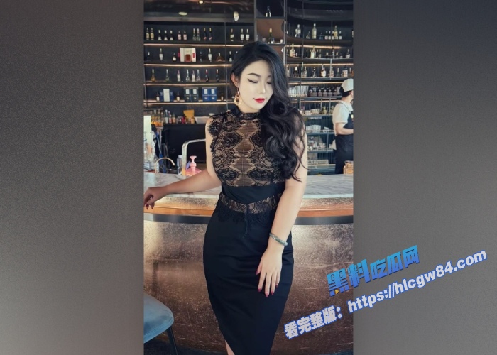 气质大奶美女直播裸舞回放流出 3