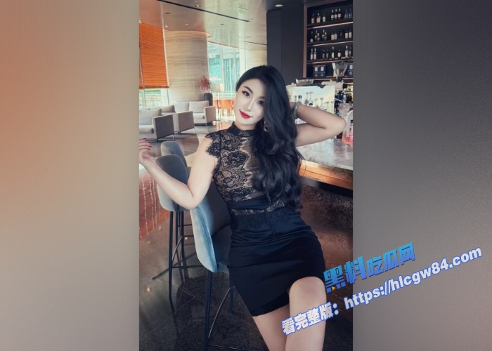 气质大奶美女直播裸舞回放流出 4