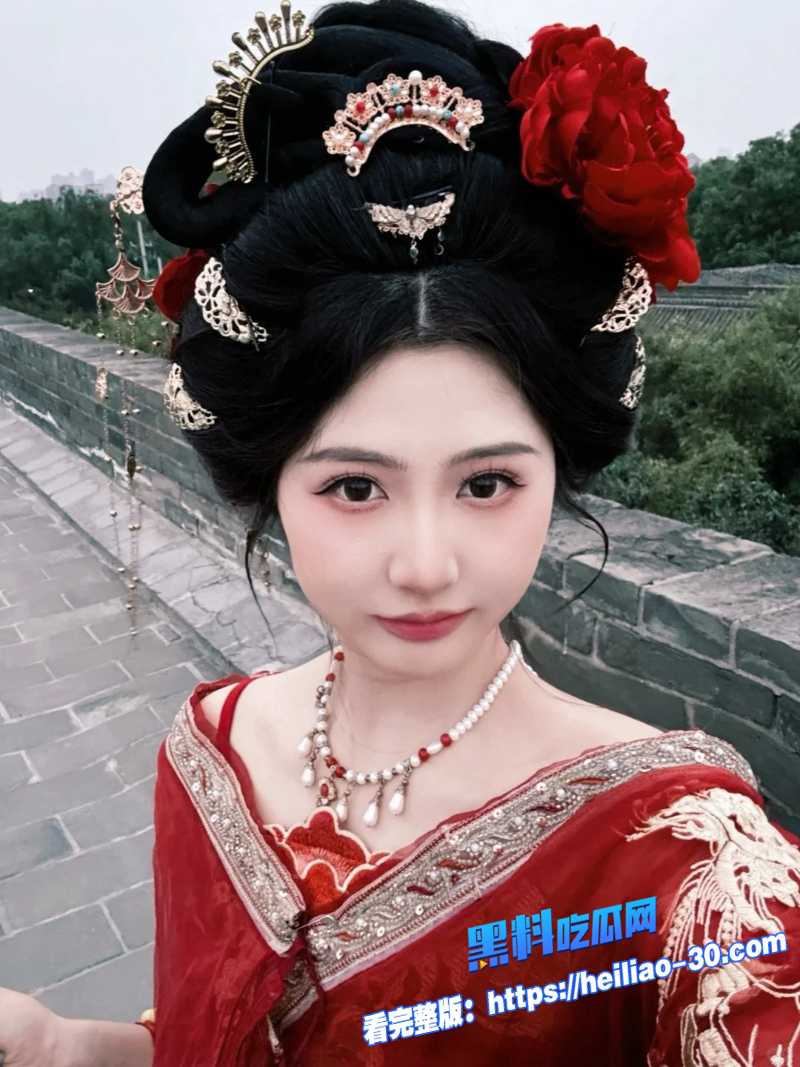 海角乱伦 高颜值表妹被表哥抓住秘密把柄 从最初的抗拒到顺从 各种姿势激烈缠绵 被当成专属玩物肆意享受! 5 海角乱伦 高颜值表妹被表哥抓住秘密把柄 从最初的抗拒到顺从 各种姿势激烈缠绵 被当成专属玩物肆意享受! 5