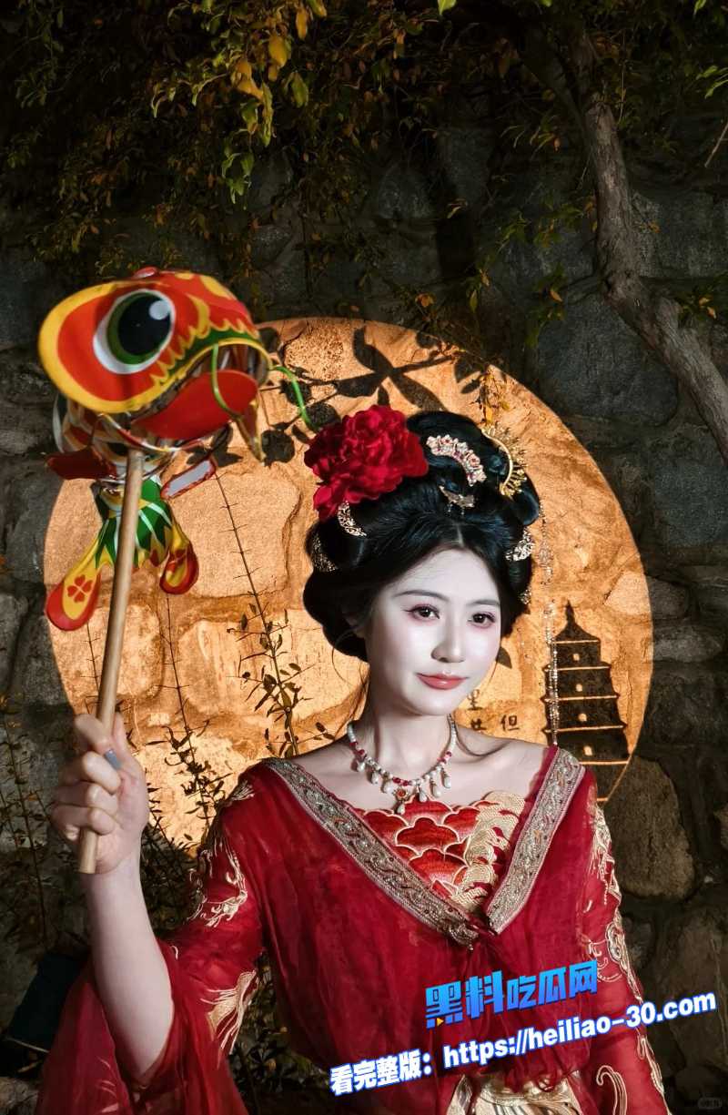 海角乱伦 高颜值表妹被表哥抓住秘密把柄 从最初的抗拒到顺从 各种姿势激烈缠绵 被当成专属玩物肆意享受! 6 海角乱伦 高颜值表妹被表哥抓住秘密把柄 从最初的抗拒到顺从 各种姿势激烈缠绵 被当成专属玩物肆意享受! 6