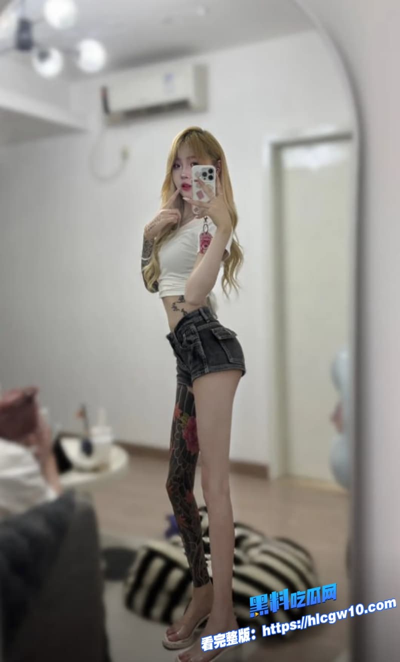 陈美娇2.0版精神小妹直播回放流出化身纹身黑丝小太妹口交男友女上位骑乘的表情骚到飞起3 陈美娇2.0版精神小妹直播回放流出化身纹身黑丝小太妹口交男友女上位骑乘的表情骚到飞起3