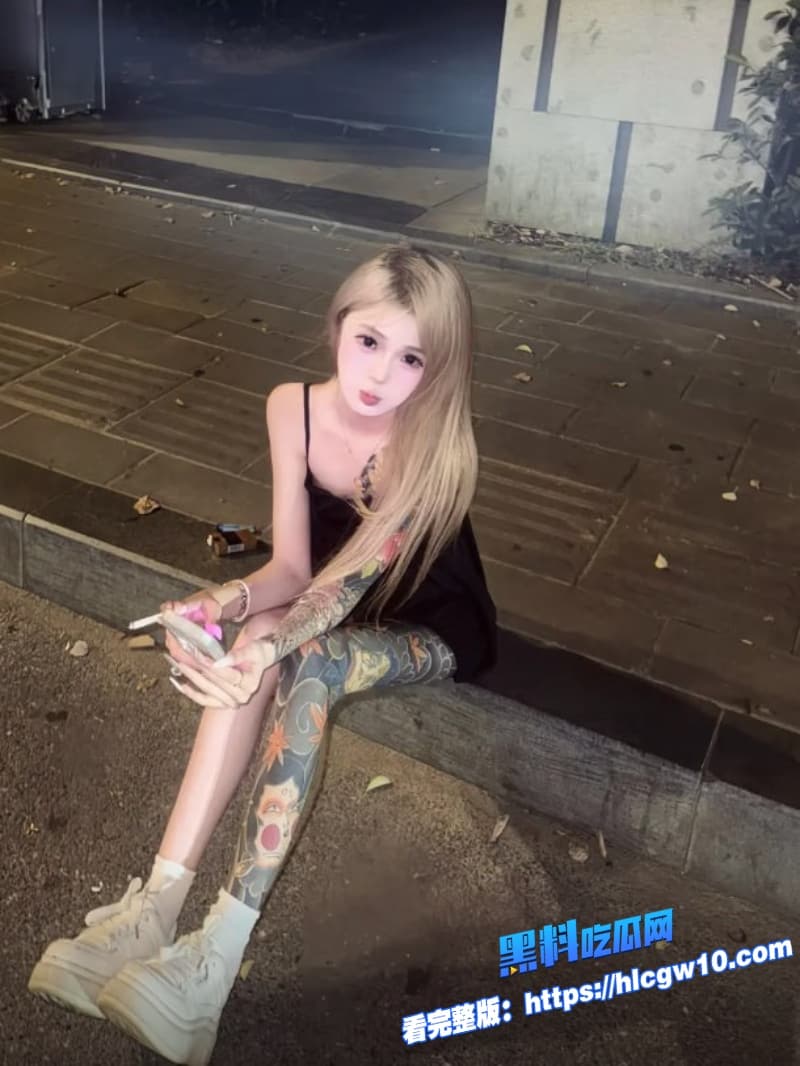陈美娇2.0版精神小妹直播回放流出化身纹身黑丝小太妹口交男友女上位骑乘的表情骚到飞起5 陈美娇2.0版精神小妹直播回放流出化身纹身黑丝小太妹口交男友女上位骑乘的表情骚到飞起5