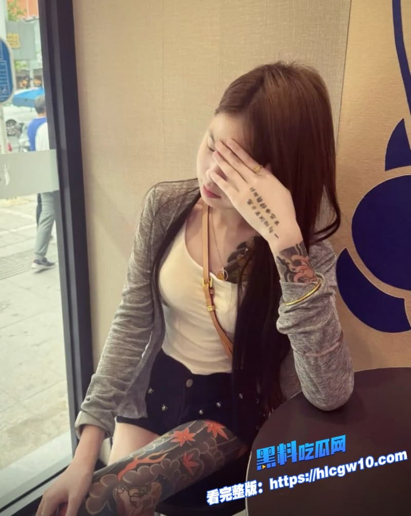 陈美娇2.0版精神小妹直播回放流出化身纹身黑丝小太妹口交男友女上位骑乘的表情骚到飞起7 陈美娇2.0版精神小妹直播回放流出化身纹身黑丝小太妹口交男友女上位骑乘的表情骚到飞起7