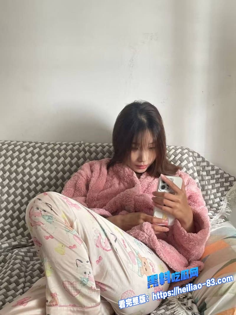 清纯女研究生代课老师勾引体育生背着硕士男友酒店偷情后入爆草小穴浪叫9