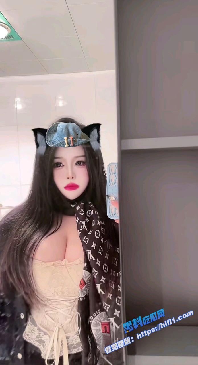 抖音巨乳美少女 full77 不雅视频流出 多种模式自由切换 这大屁股操起来真带劲!6 抖音巨乳美少女 full77 不雅视频流出 多种模式自由切换 这大屁股操起来真带劲!6