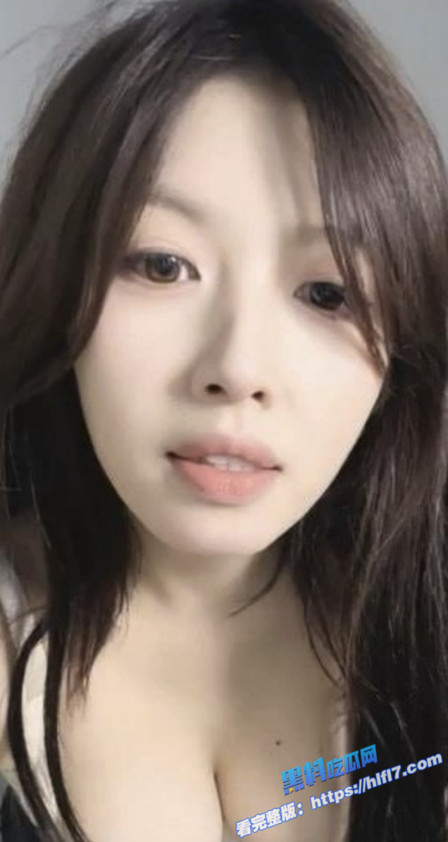 抖音40万粉清纯网红 是兜兜哟 淫荡真面目揭露 1对1金主激情裸聊完整版视频曝光！3