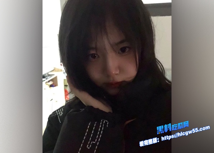 山西运城反差学生妹陈茹茹淫荡穿着学生装啪啪视频流出化身榨精魅魔口交一顿乱吸令人大开眼界 图1WH700x500px