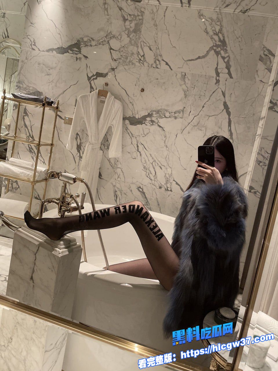 高跟鞋性感大长腿Chloe霏霏户外自拍会员福利姬视频特写口交镜头无套内射快乐加倍 12