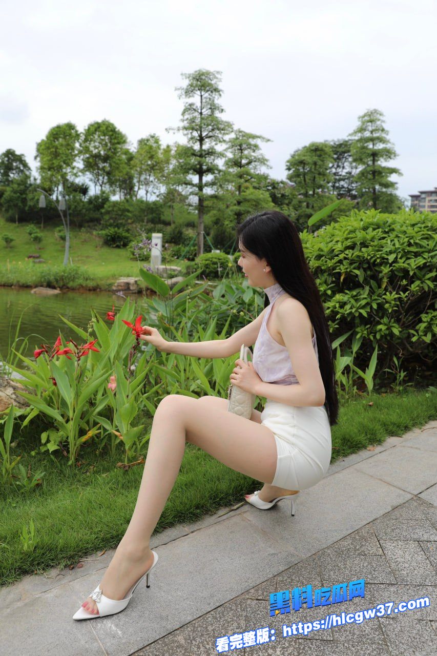 高跟鞋性感大长腿Chloe霏霏户外自拍会员福利姬视频特写口交镜头无套内射快乐加倍 1