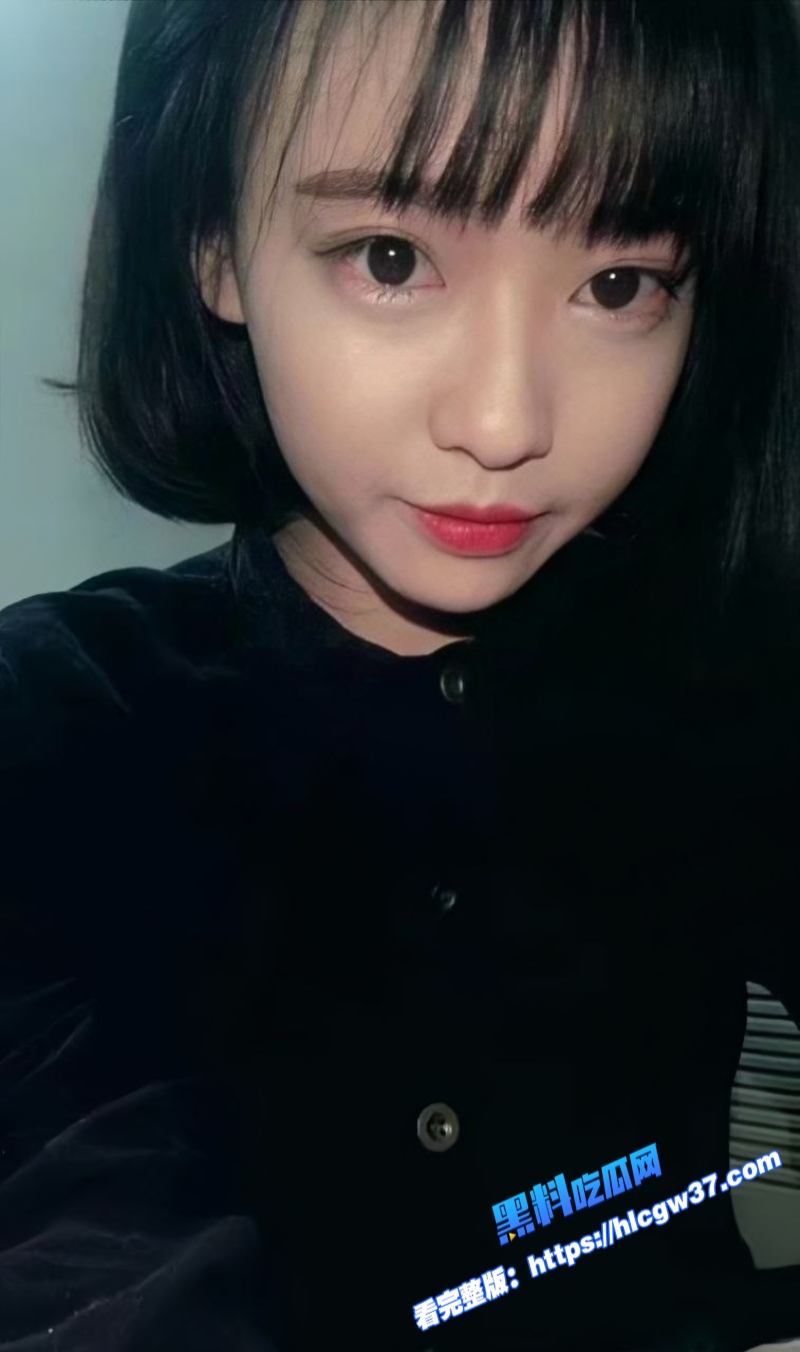 级大学生校花 下海直播 一对极品奶子 直播揉奶掰穴 骚气冲天！ 14