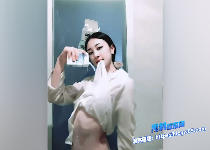 淫舞女主播伊美人浇奶裸舞视频流出绝美脸蛋火辣身材全身淋奶湿身狂舞天然美乳白嫩诱人 图1WH700x500px
