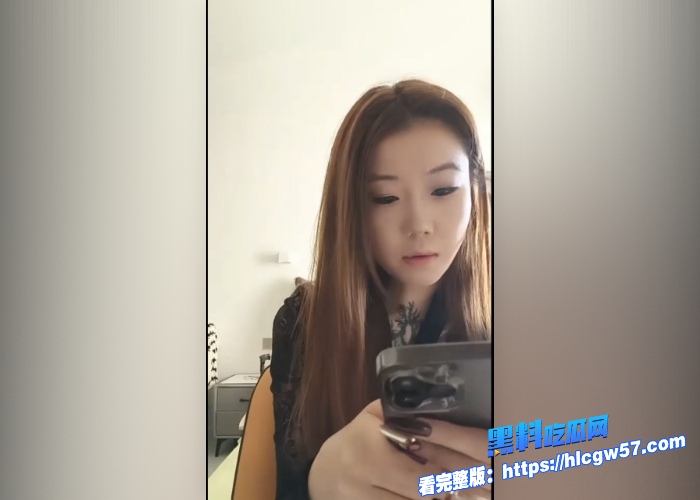 高颜值小太妹 碧梨 纹身妹符文战士直播大秀视频流出 全方位展示嫩白娇躯 御姐脸配上自慰骚逼表情反差感十足 4 高颜值小太妹 碧梨 纹身妹符文战士直播大秀视频流出 全方位展示嫩白娇躯 御姐脸配上自慰骚逼表情反差感十足 4