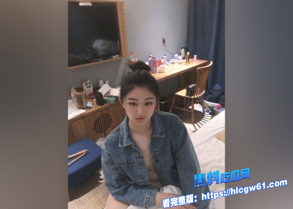 瓜友投稿酒店约操婴儿肥的美女同事白嫩皮肤丰满身材完美露脸最后射了她一脸 6 瓜友投稿酒店约操婴儿肥的美女同事白嫩皮肤丰满身材完美露脸最后射了她一脸 6
