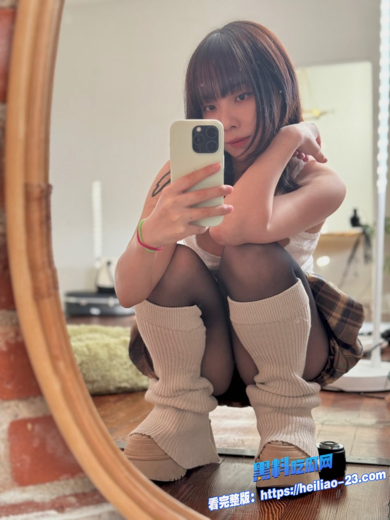日本高颜值模特美女博主YunaTamago房间大尺度自慰私拍福利曝光喜欢玩水晶大屌后入自慰 8 日本高颜值模特美女博主YunaTamago房间大尺度自慰私拍福利曝光喜欢玩水晶大屌后入自慰 8
