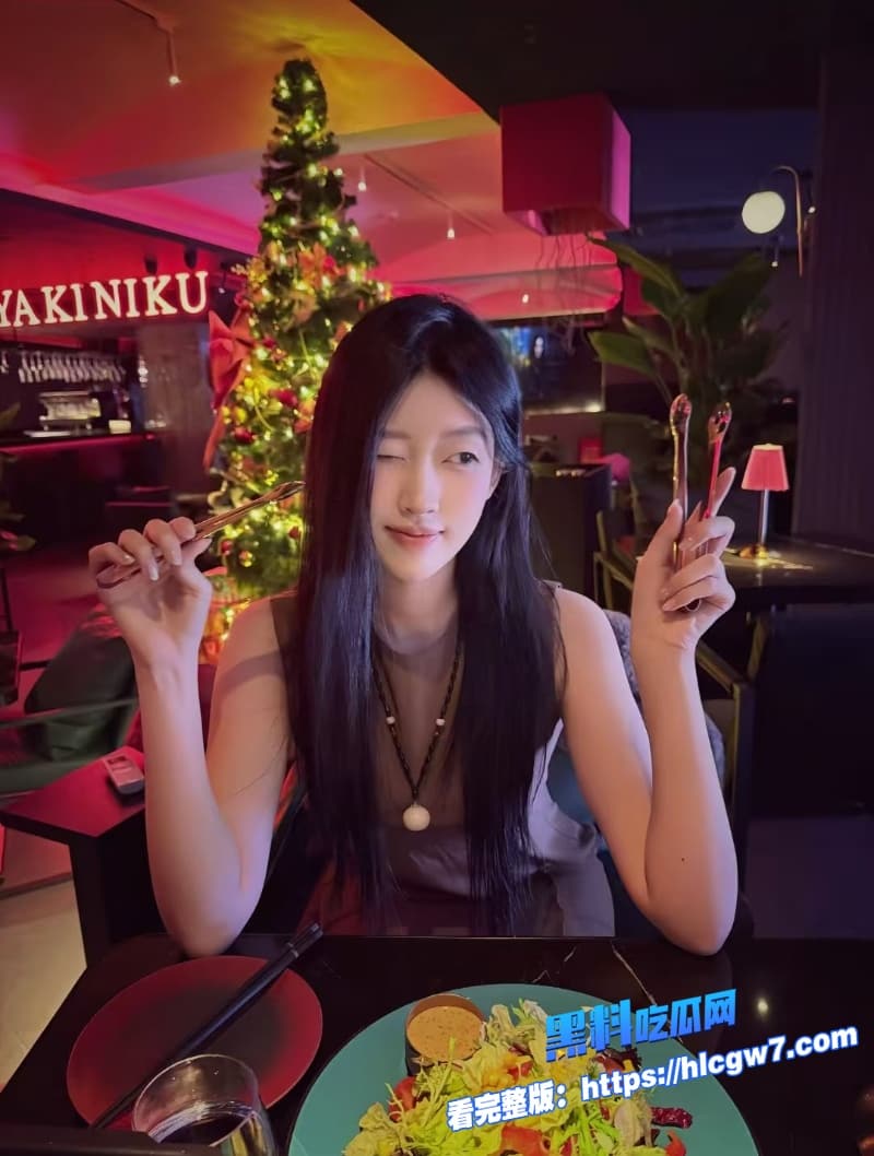 无锡富二代淫乱派对大曝光3女1男酒店自拍抖音炫耀厂二代身份被扒多人混战视频流出瓜友们有眼福了3