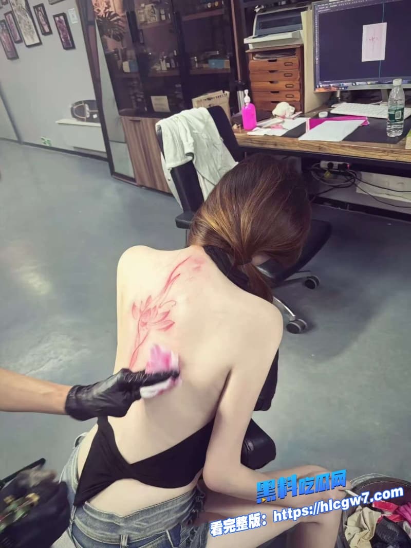 无锡富二代淫乱派对大曝光3女1男酒店自拍抖音炫耀厂二代身份被扒多人混战视频流出瓜友们有眼福了15